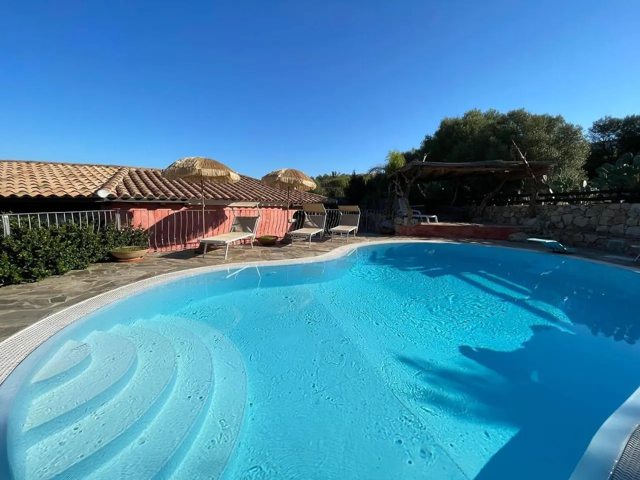 Villa Elena Piscina Privata Tanaunella
