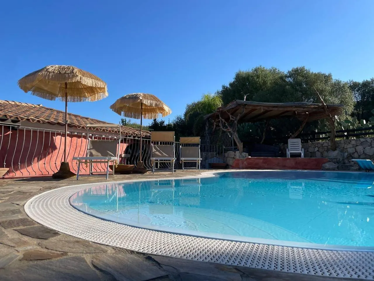 Villa Elena Piscina Privata Tanaunella