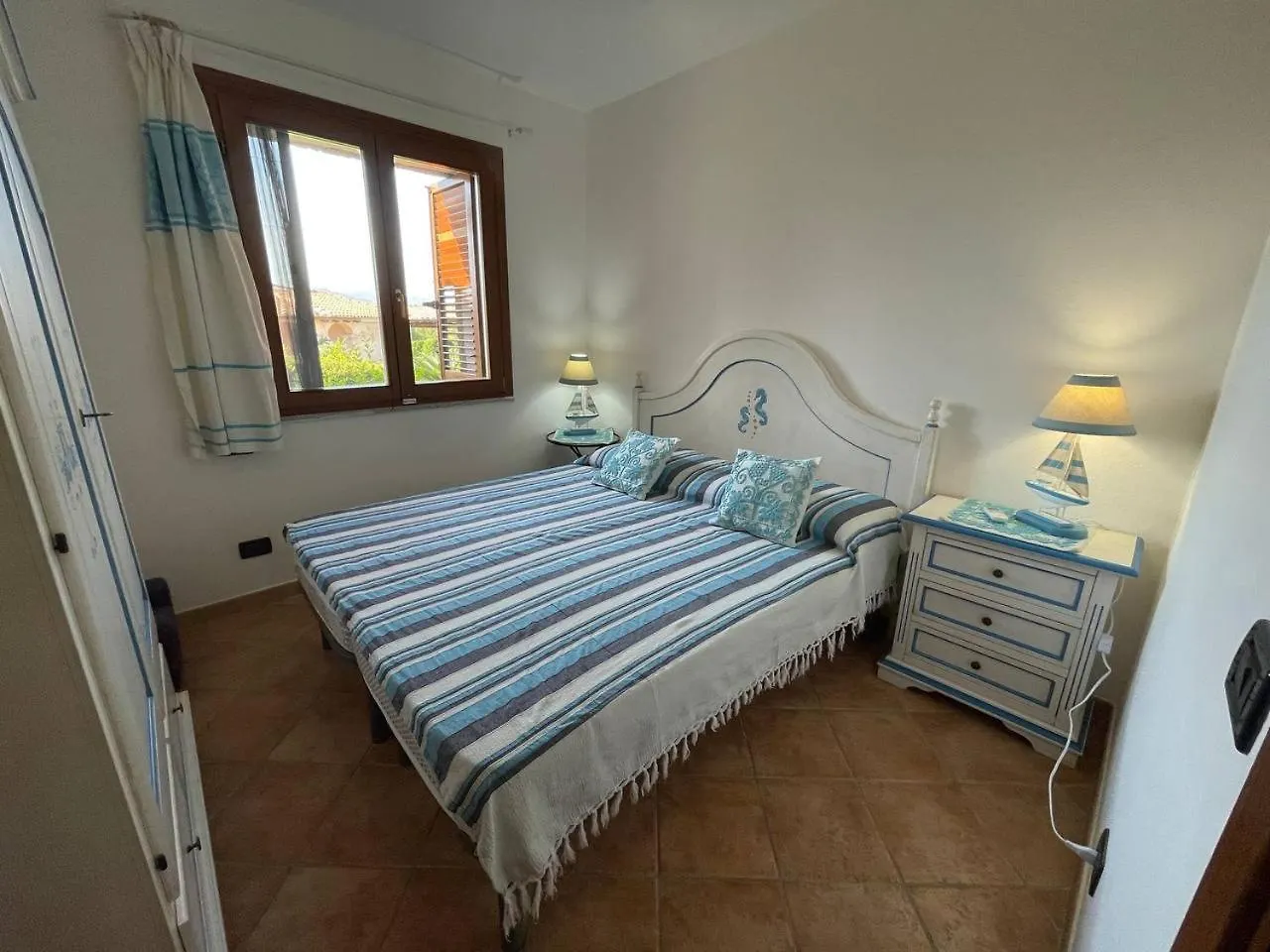 Villa Elena Piscina Privata Tanaunella 0*,